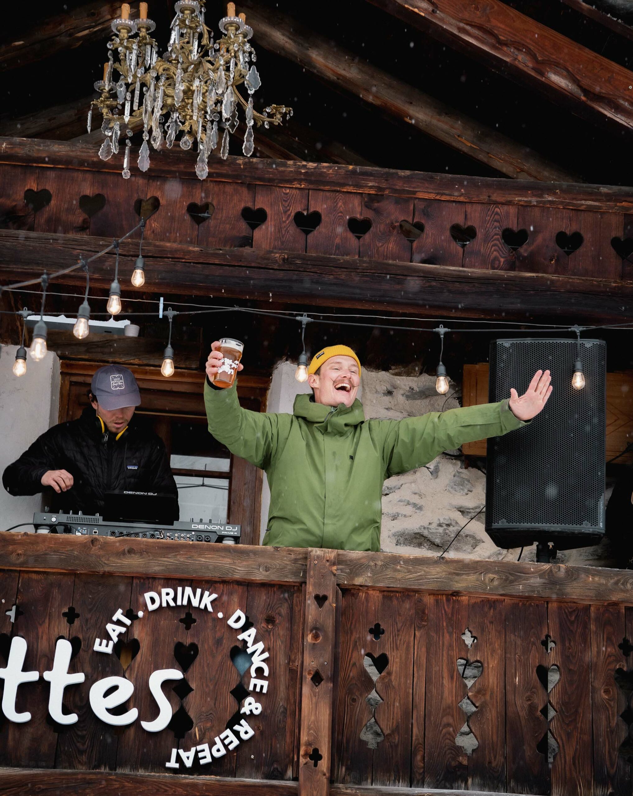 Restaurant-sainte-foy-les-moulinettes-lieu-de-vie-montagne-experience-fetes-musique-food-partage